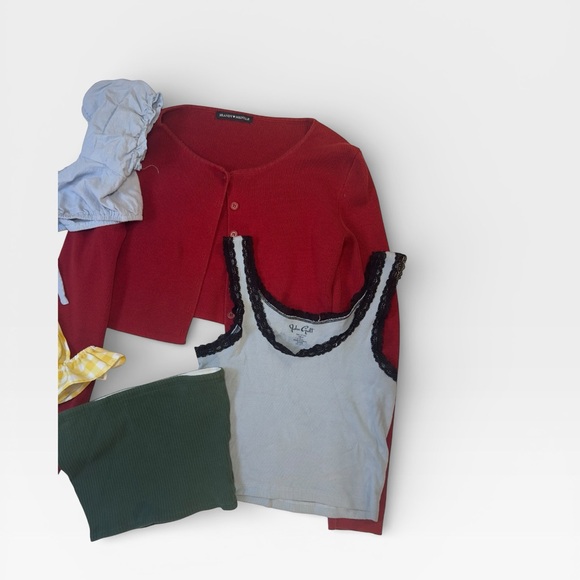 SMALL BUNDLE 18 Total Tops Going Out Crop Tops Misc Brands Brandy Melville SHEIN - Picture 6 of 11